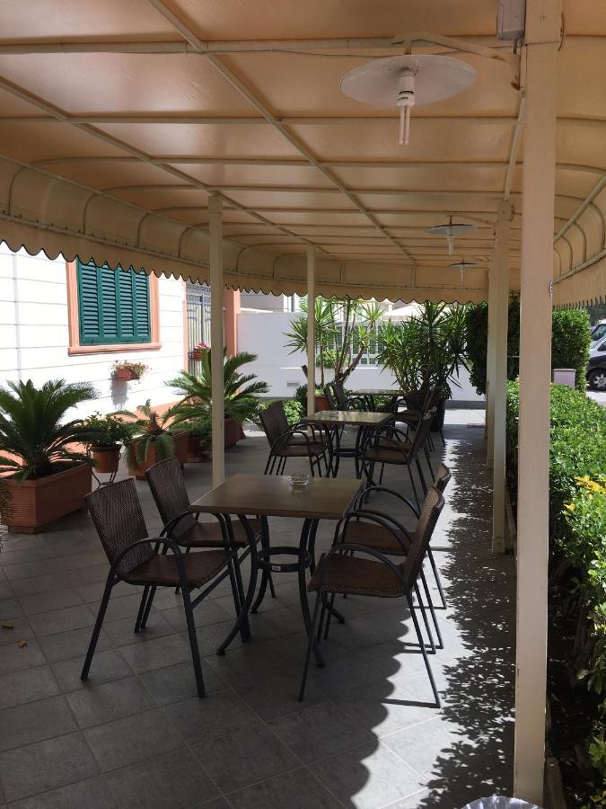 Hotel Mare Blu Lido di Camaiore Exterior foto